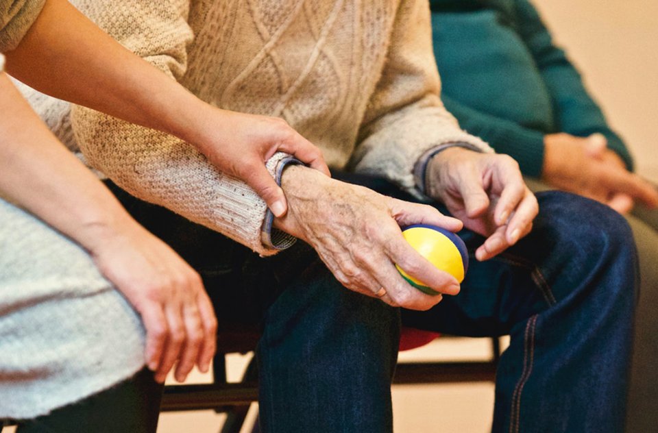 Qué cuidados necesitan las personas mayores